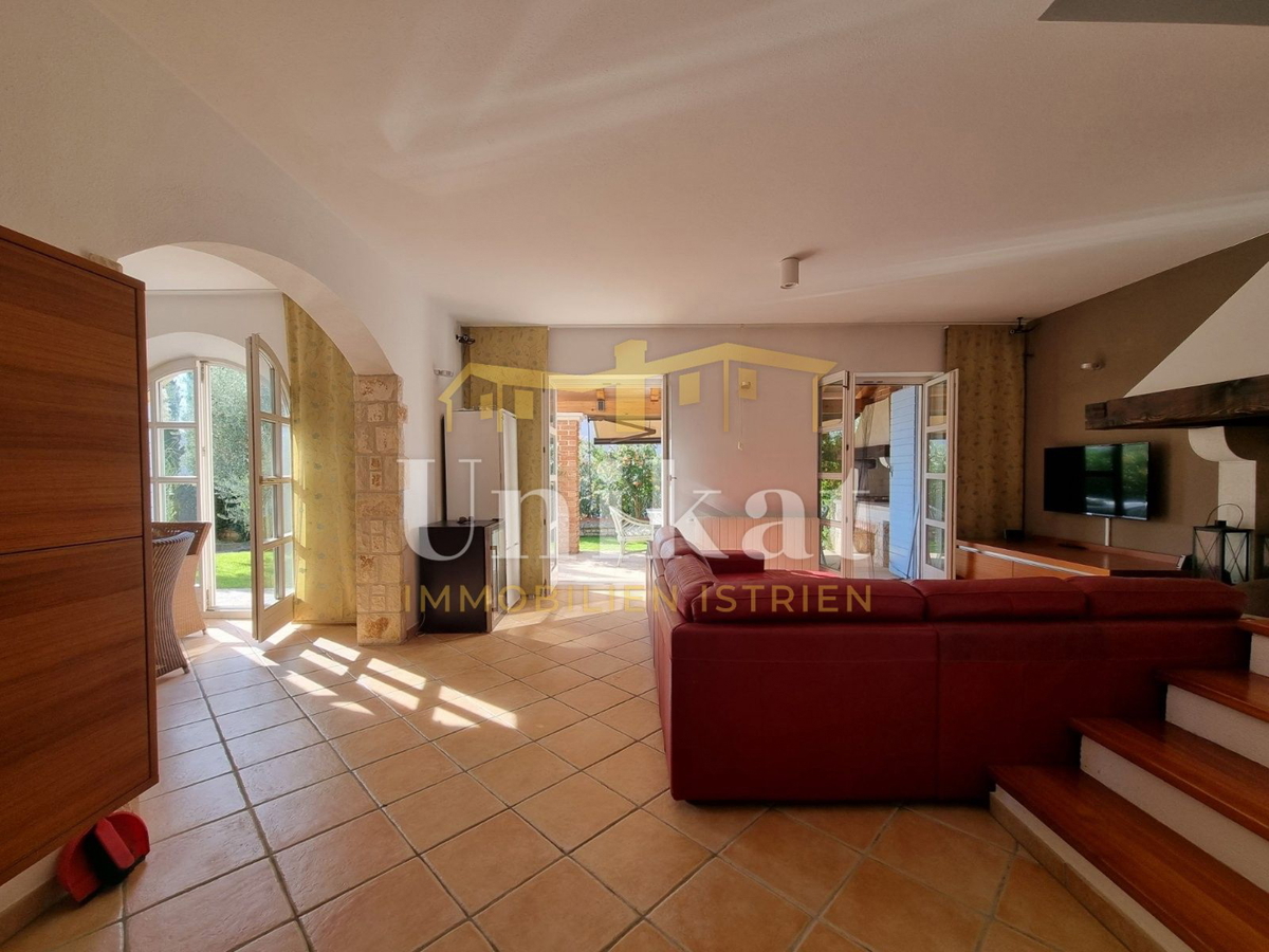 Dvojna hiša v istrskem slogu